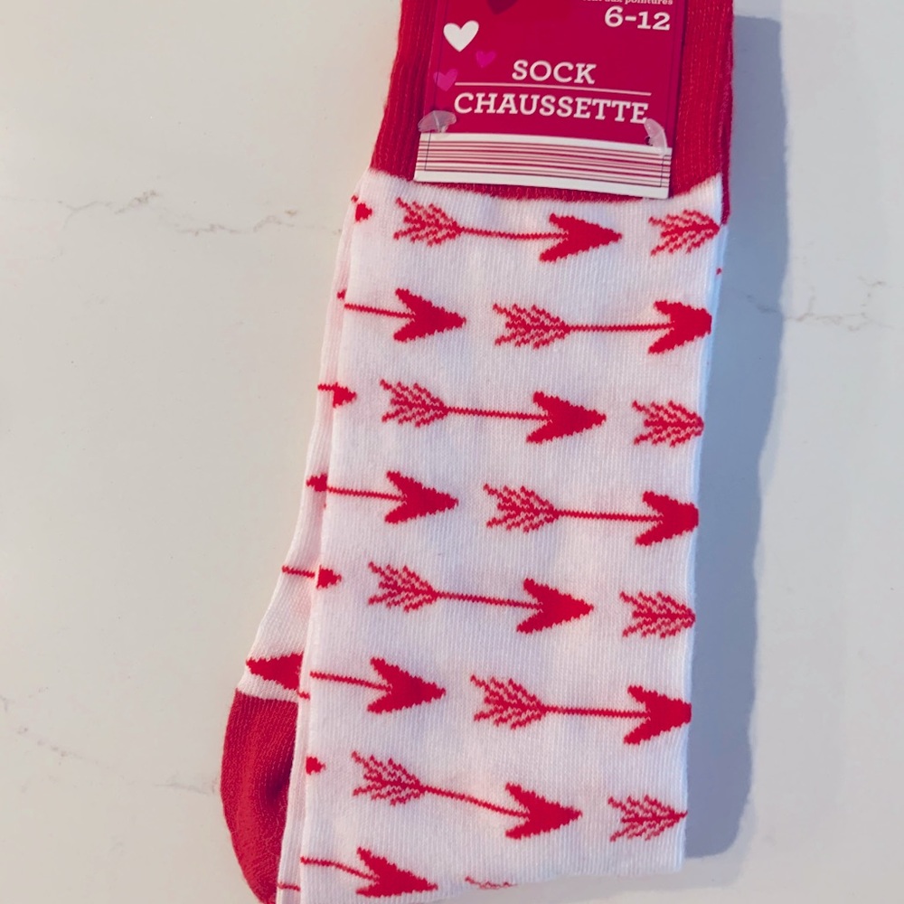 NWT Valentines Day socks SZ 6-12 - Picture 1 of 2